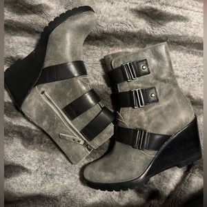 Sorel After Hours boot women’s size 8